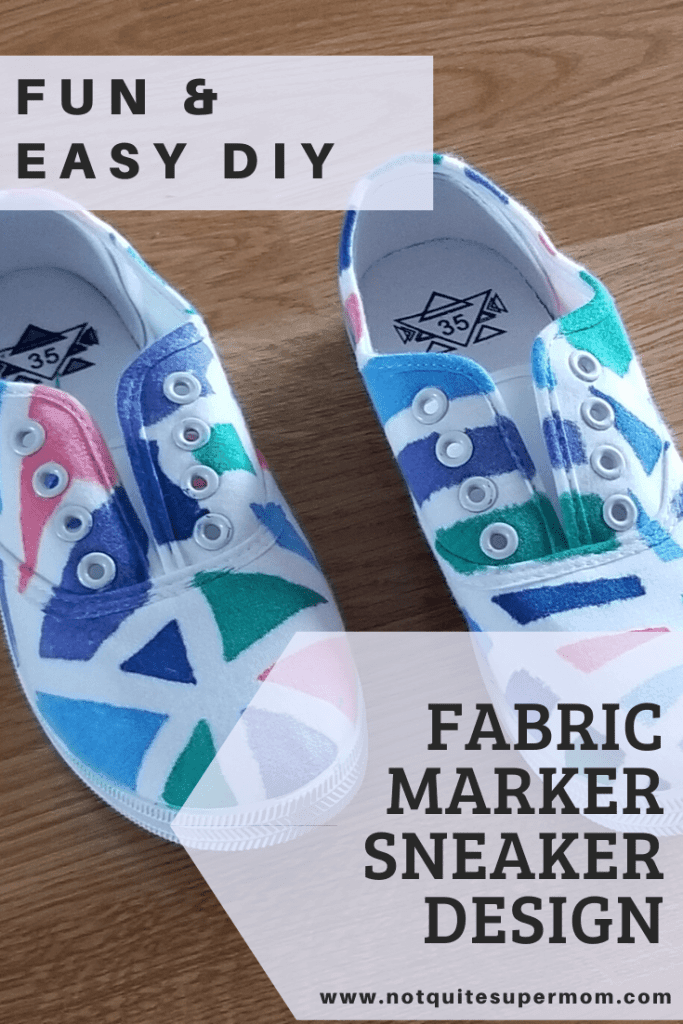 How to Decorate Canvas Shoes With Markers (with Pictures)